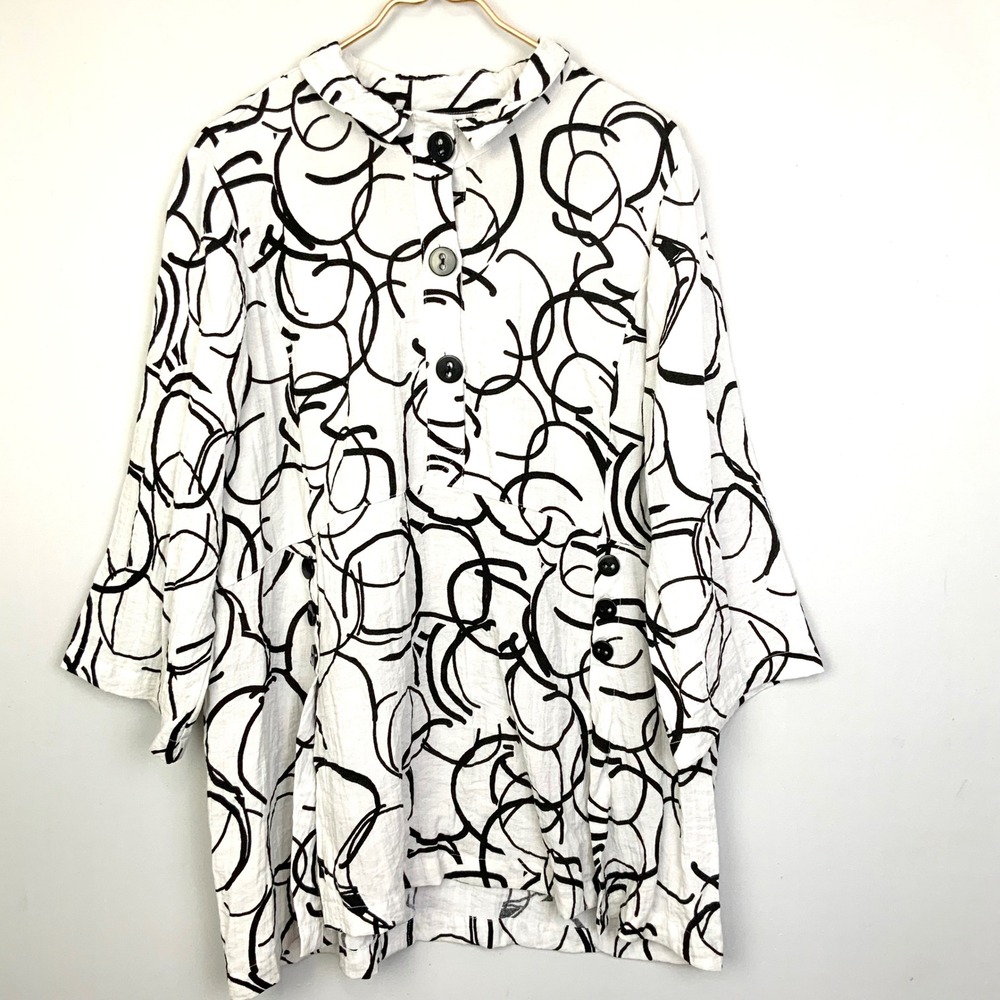 Habitat XL White Black Abstract Circle Print Crinkle Tunic Top Split Hem Buttons